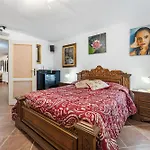 Апартаменты Bruna's House Domusnovas